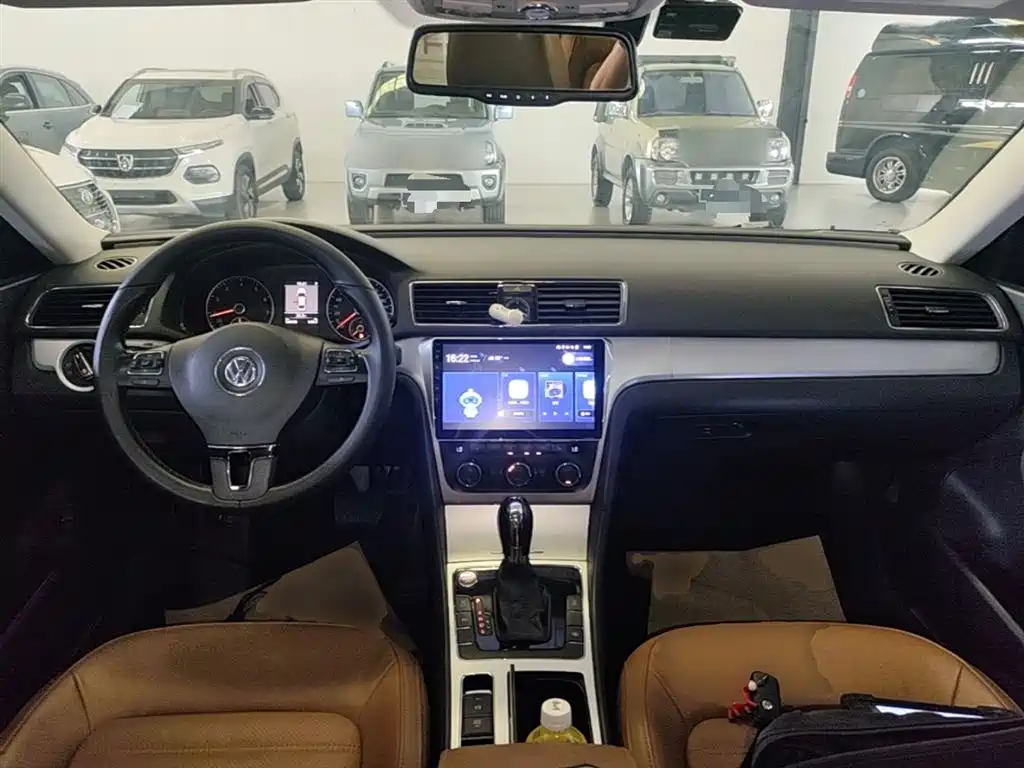 Volkswagen Passat 2014 1.8TSI DSG Executive Edition фото 10