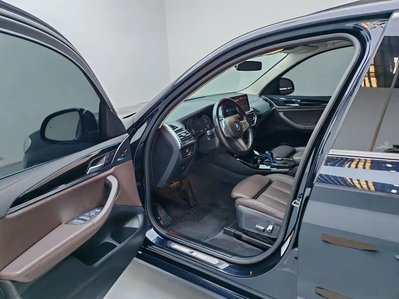 BMW iX3 2022 Leading Edition фото 6
