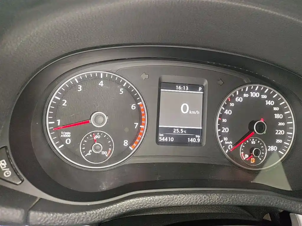 Volkswagen Passat 2014 1.8TSI DSG Executive Edition фото 12