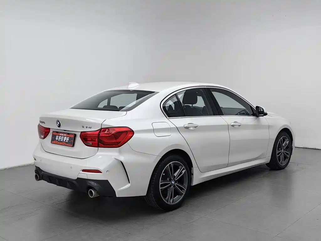 Фото 2 - BMW 1 Series
