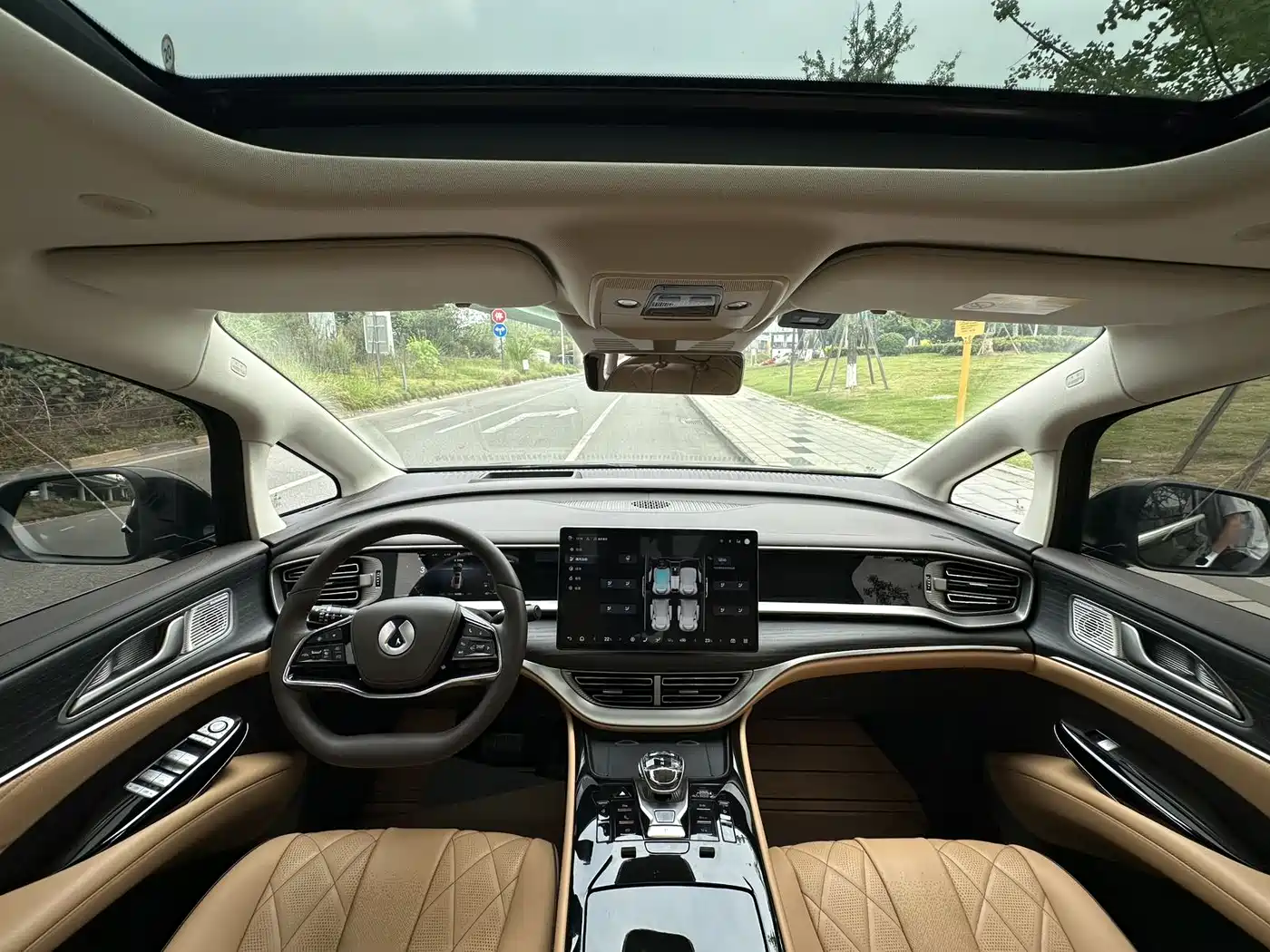 Denza D9 2024 DM-i 980 AWD Prestige фото 17