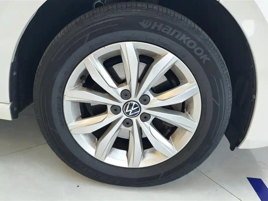 Volkswagen Polo 2021 Plus 1.5L Automatic Colorful Tech Edition фото 6
