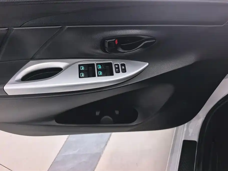 Toyota YARiS L Zhi Xiang 2022 1.5L CVT Leading PLUS Edition фото 7