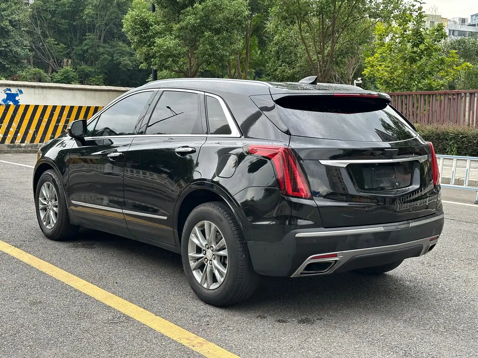 Photo 7 - Cadillac XT5