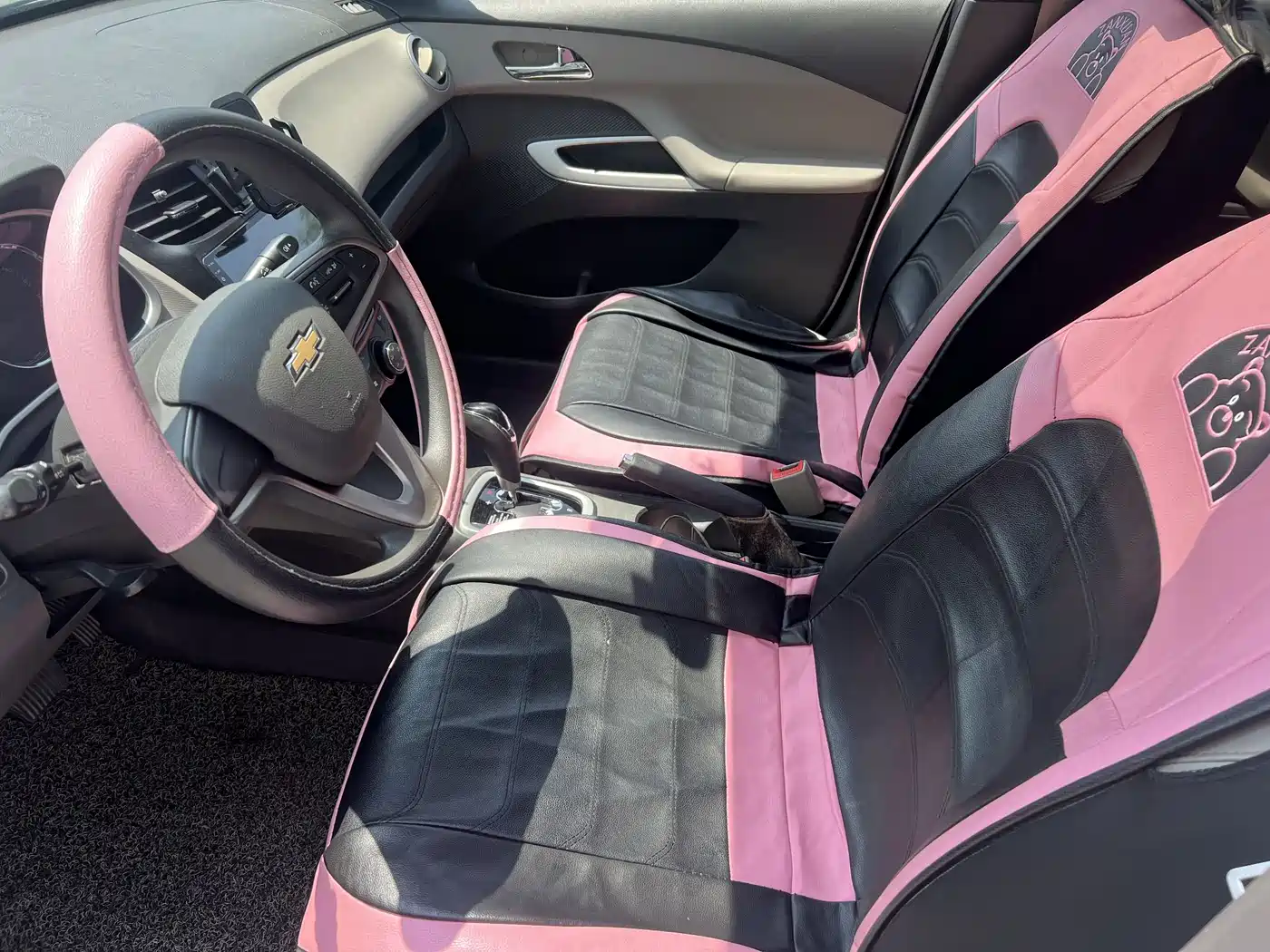 Chevrolet Sail 2015 Sail 3 1.5L AMT Happiness Sunroof Edition фото 5