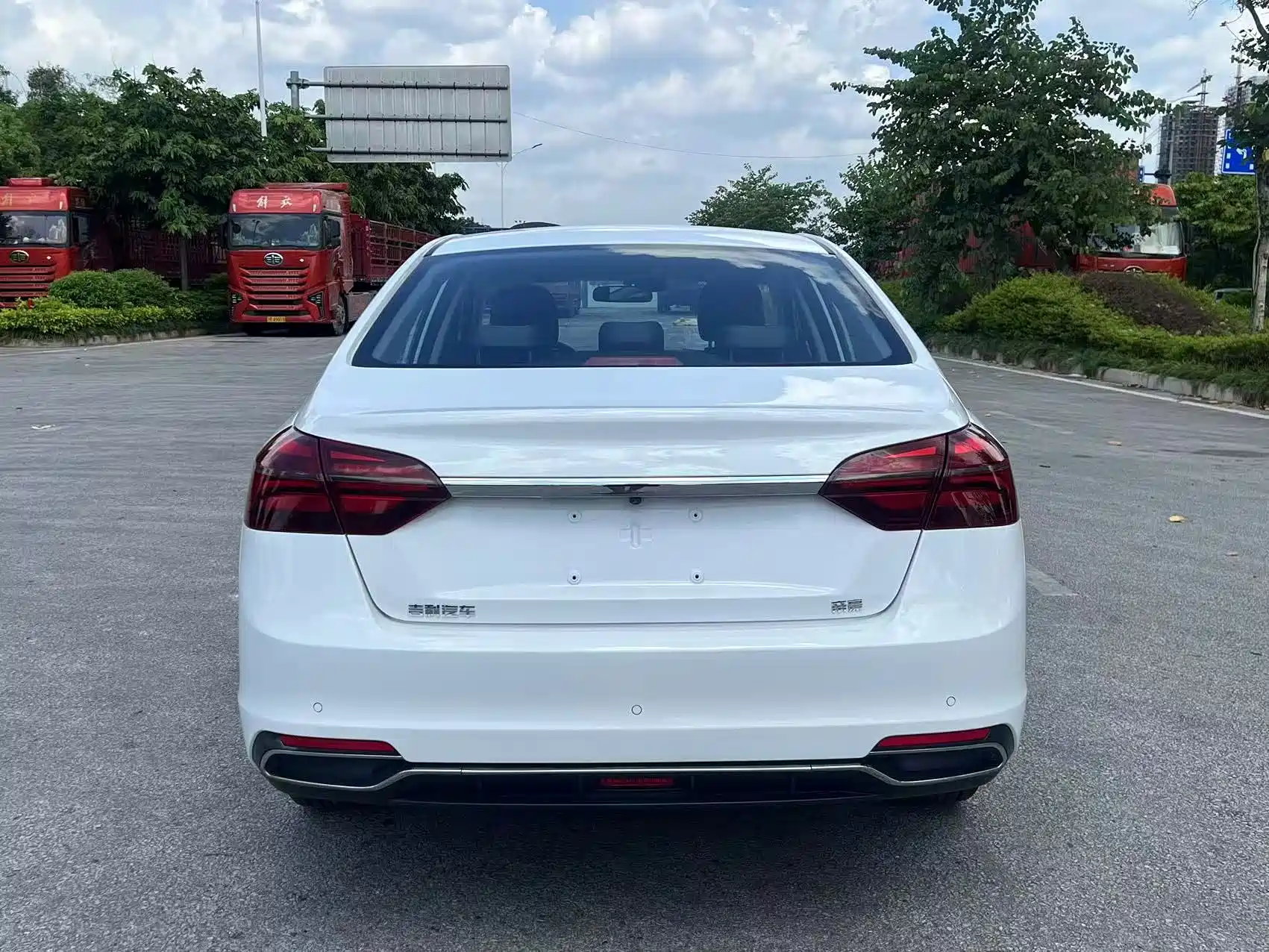 Фото 6 - Geely Emgrand
