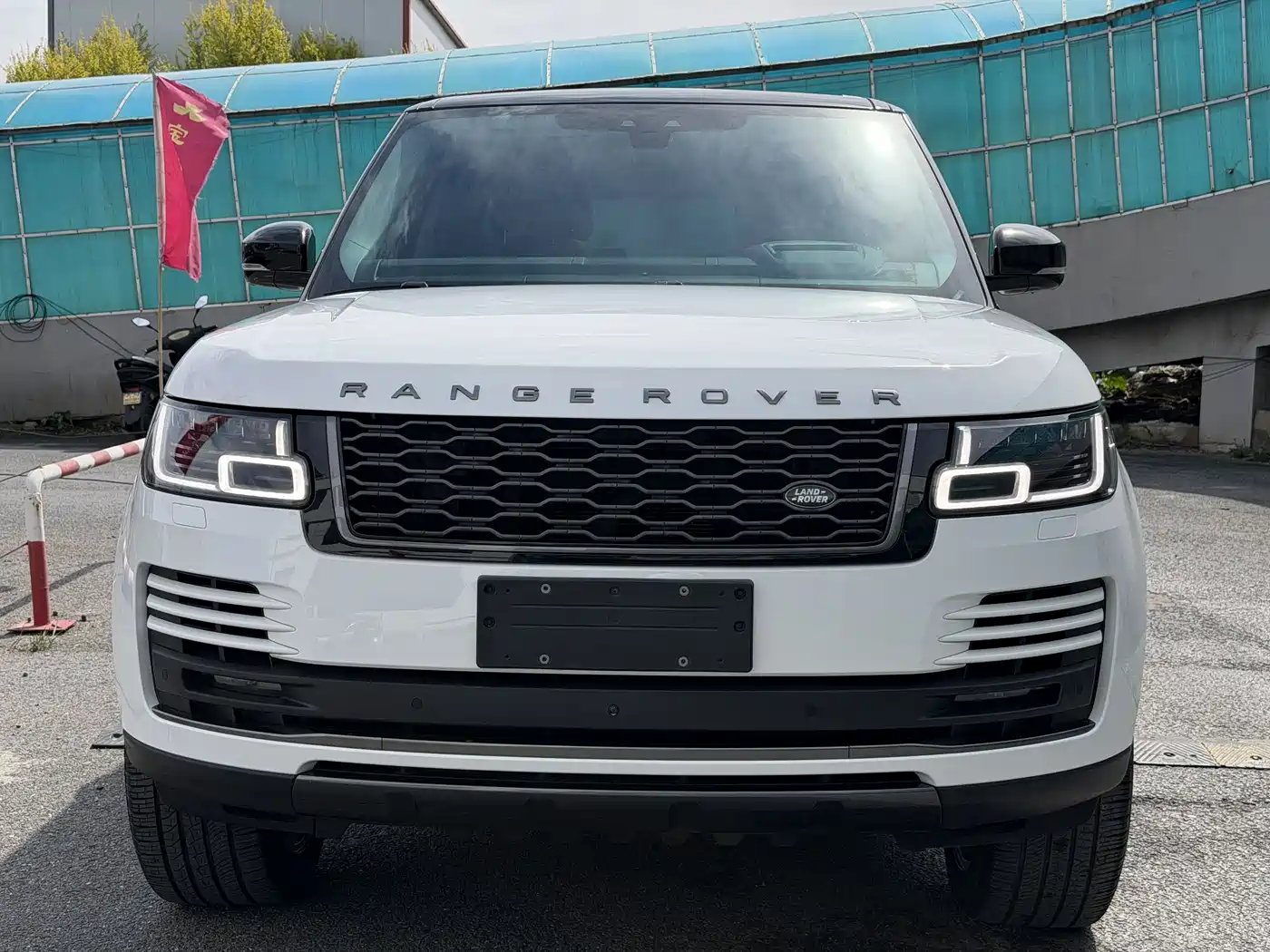 Land Rover Range Rover 2022 3.0 L6 400PS Heritage Extended Classic Edition фото 2