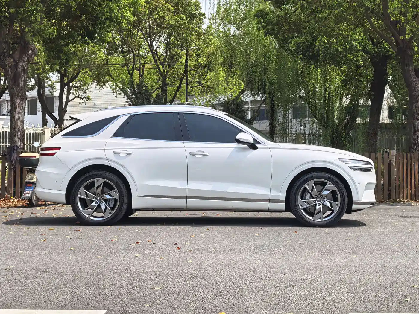 GENESIS PURE ELECTRIC GV70