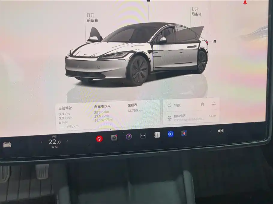 TESLA MODEL 3