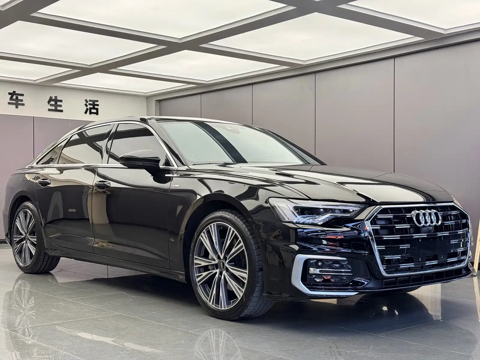 Фото 3 - Audi A6L