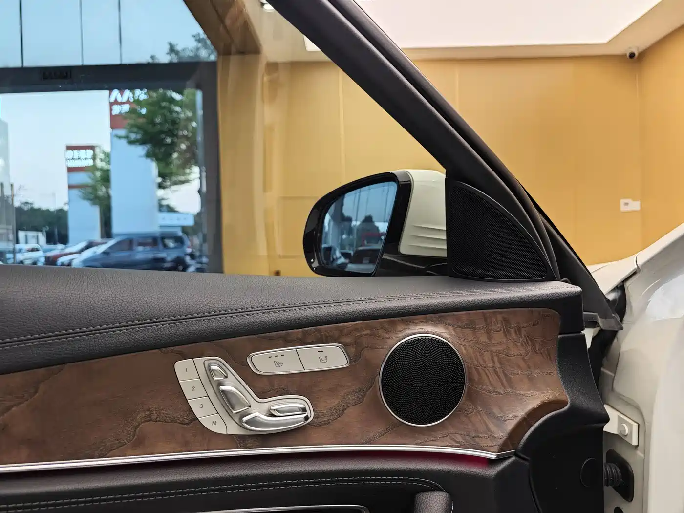 Mercedes-Benz E-Class 2016 E 300 L Fashion Type фото 8