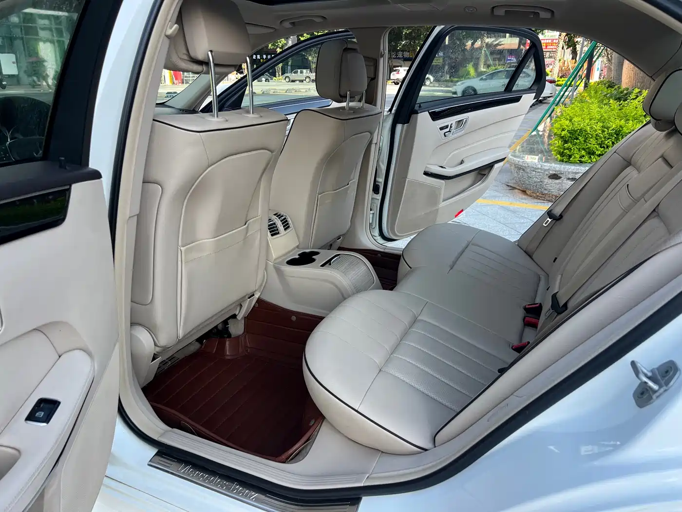 Mercedes-Benz E-Class 2015 Facelift E 200 L фото 10