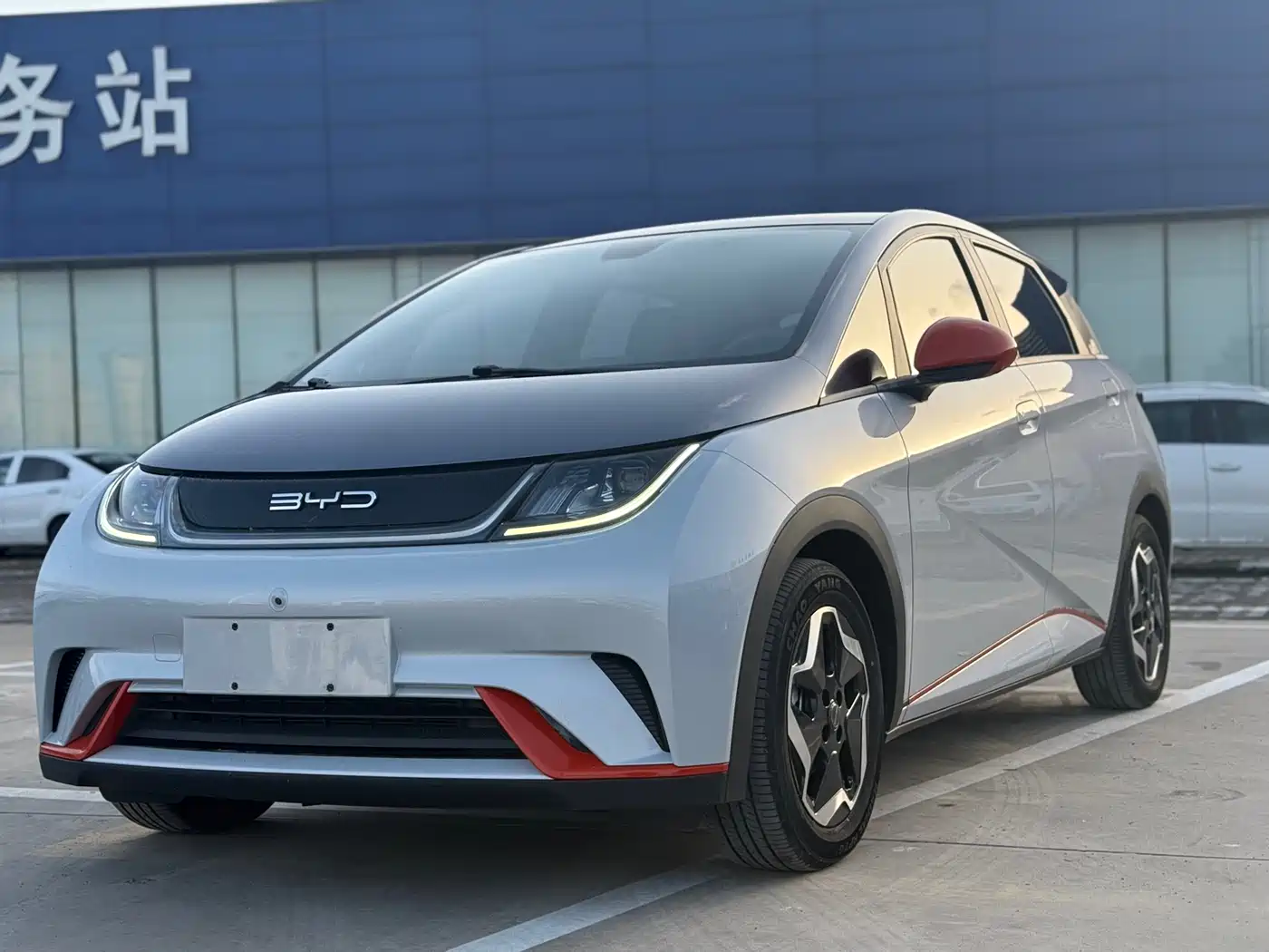 BYD Dolphin 2023 401km Knight Edition