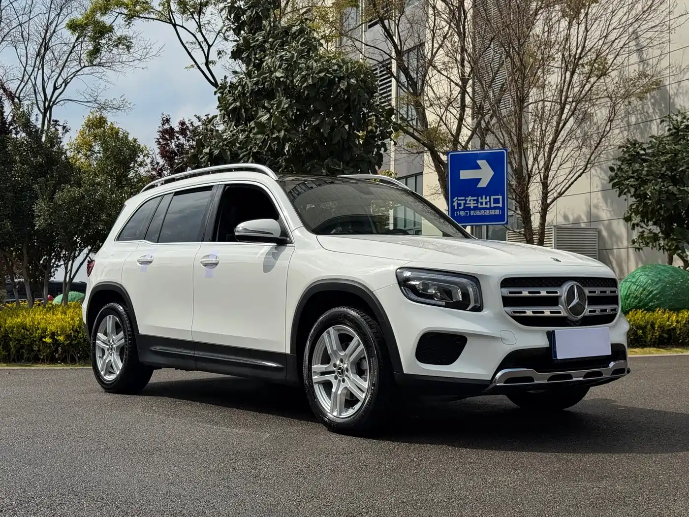 MERCEDES-BENZ GLB