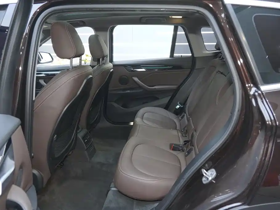 BMW X1 2020 sDrive25Li Leading Model фото 15