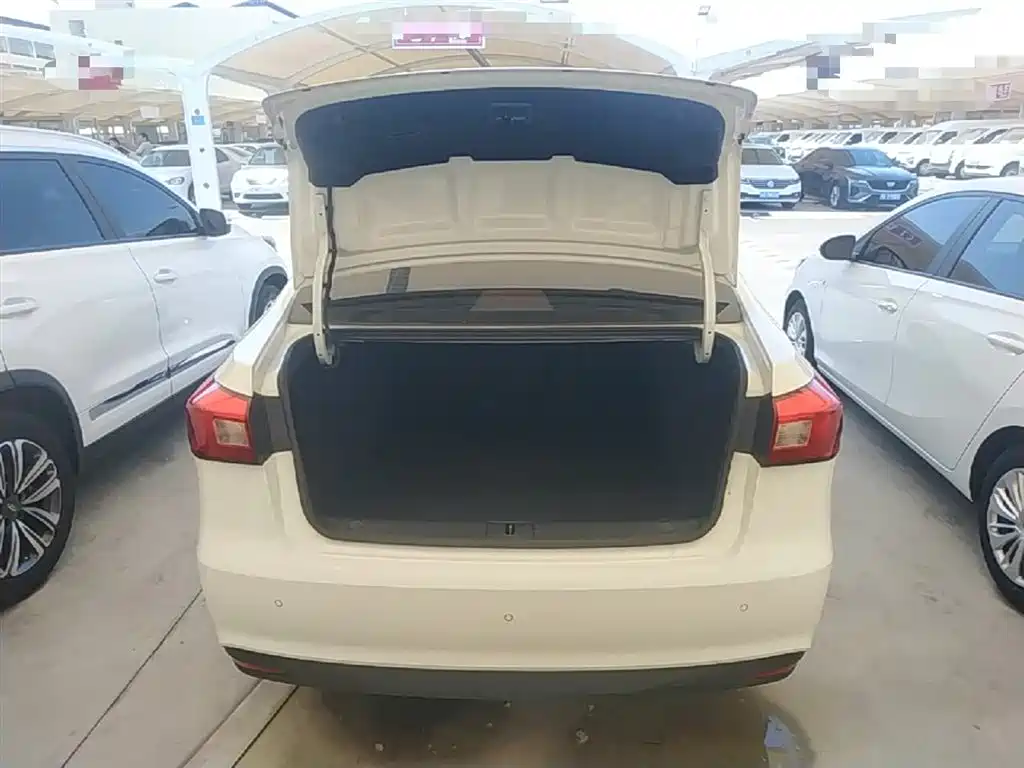 Roewe 360 2017 2017 1.5L Auto Luxury Edition