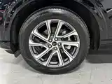 Photo 3 - Ford Explorer