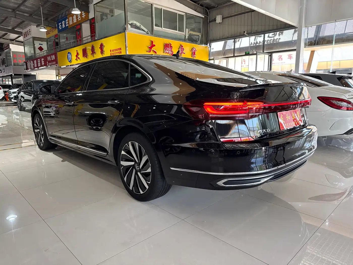 Volkswagen Passat 2022 330TSI Luxury Edition фото 10