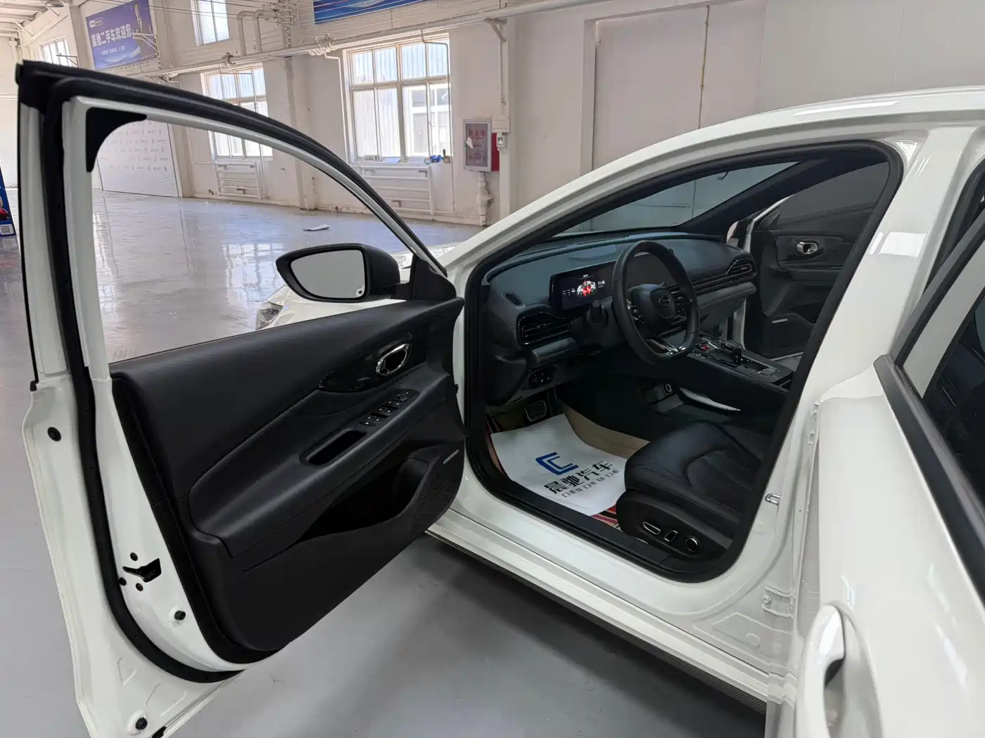 GAC Trumpchi Trumpchi Emkoo 2023 Shadow Leopard H Smart Hybrid фото 11