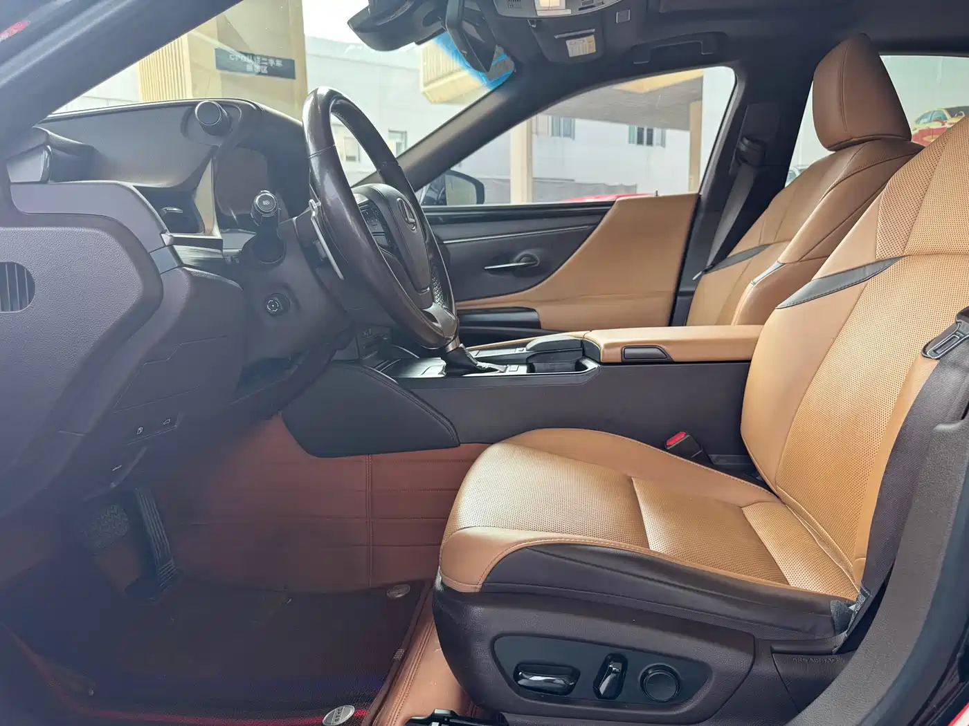 Lexus ES 2020 Model 300h Excellence Edition China V фото 8