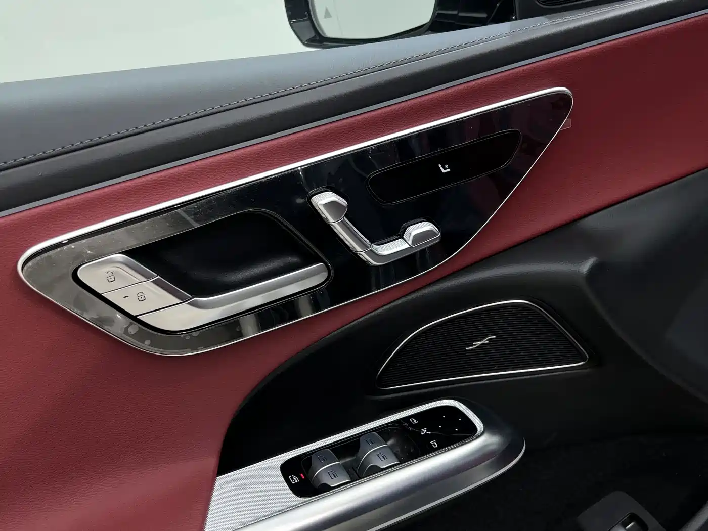 Mercedes-Benz E-Class 2024 E 260 L 4MATIC Sport фото 9