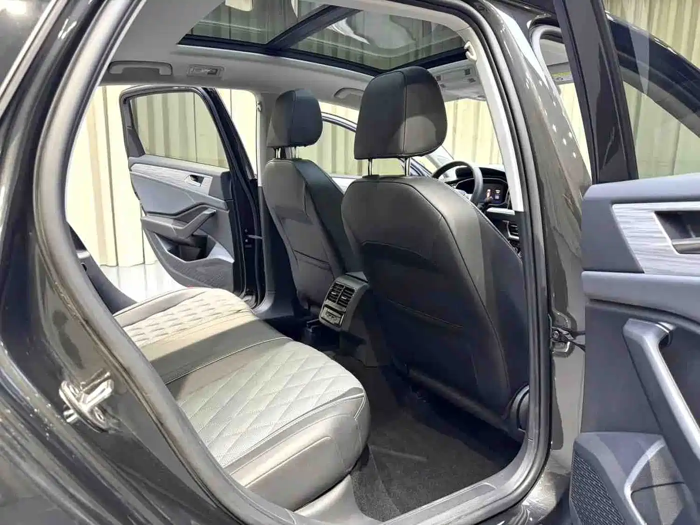 Volkswagen Sagitar 2023 280TSI DSG Beyond Lite фото 10