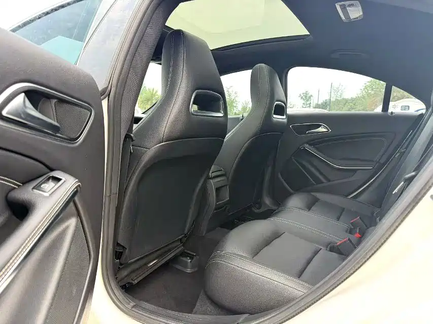 Mercedes-Benz CLA (Import) 2019 CLA 200 Sport фото 4