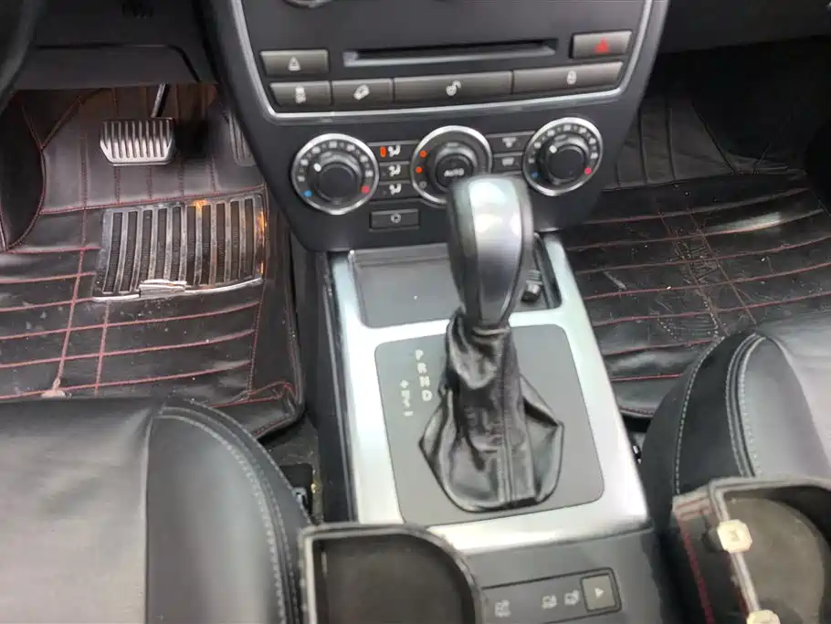 Land Rover Freelander 2 2014 2.2T SD4 SE Diesel Edition фото 16