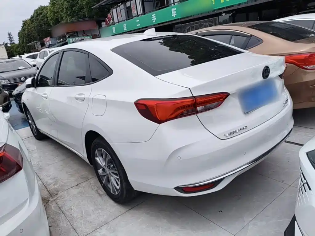 Photo 5 - Buick Verano
