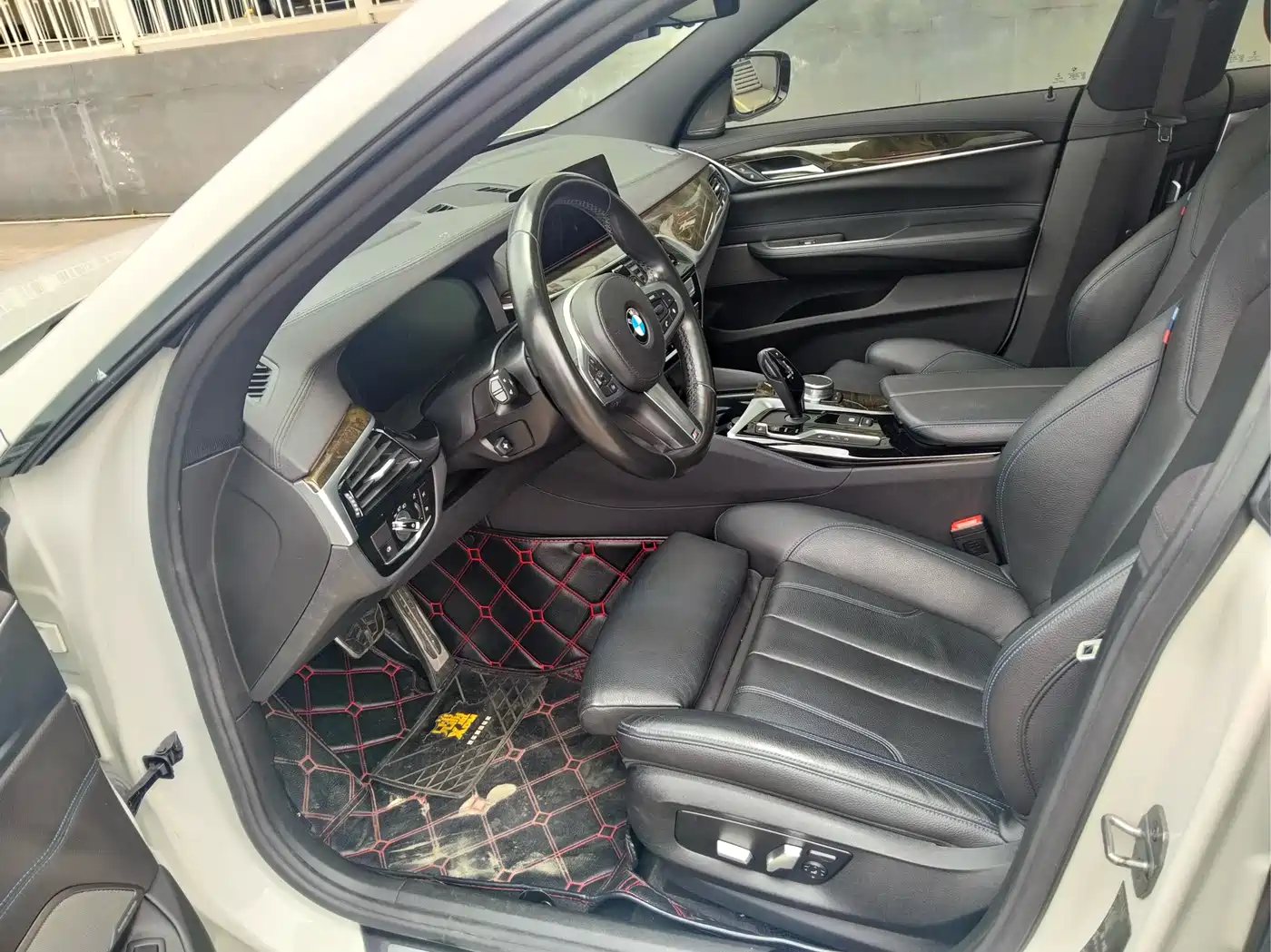 BMW 6 Series GT 2019 630i M Sport Package фото 8