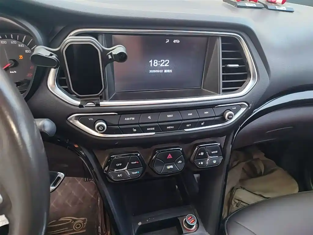 GAC Trumpchi Trumpchi GS4 2015 200T Manual Luxury Edition фото 13