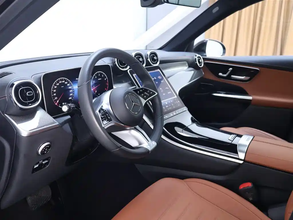 Mercedes-Benz GLC 2023 GLC 260 L 4MATIC Sport 5-seater фото 11