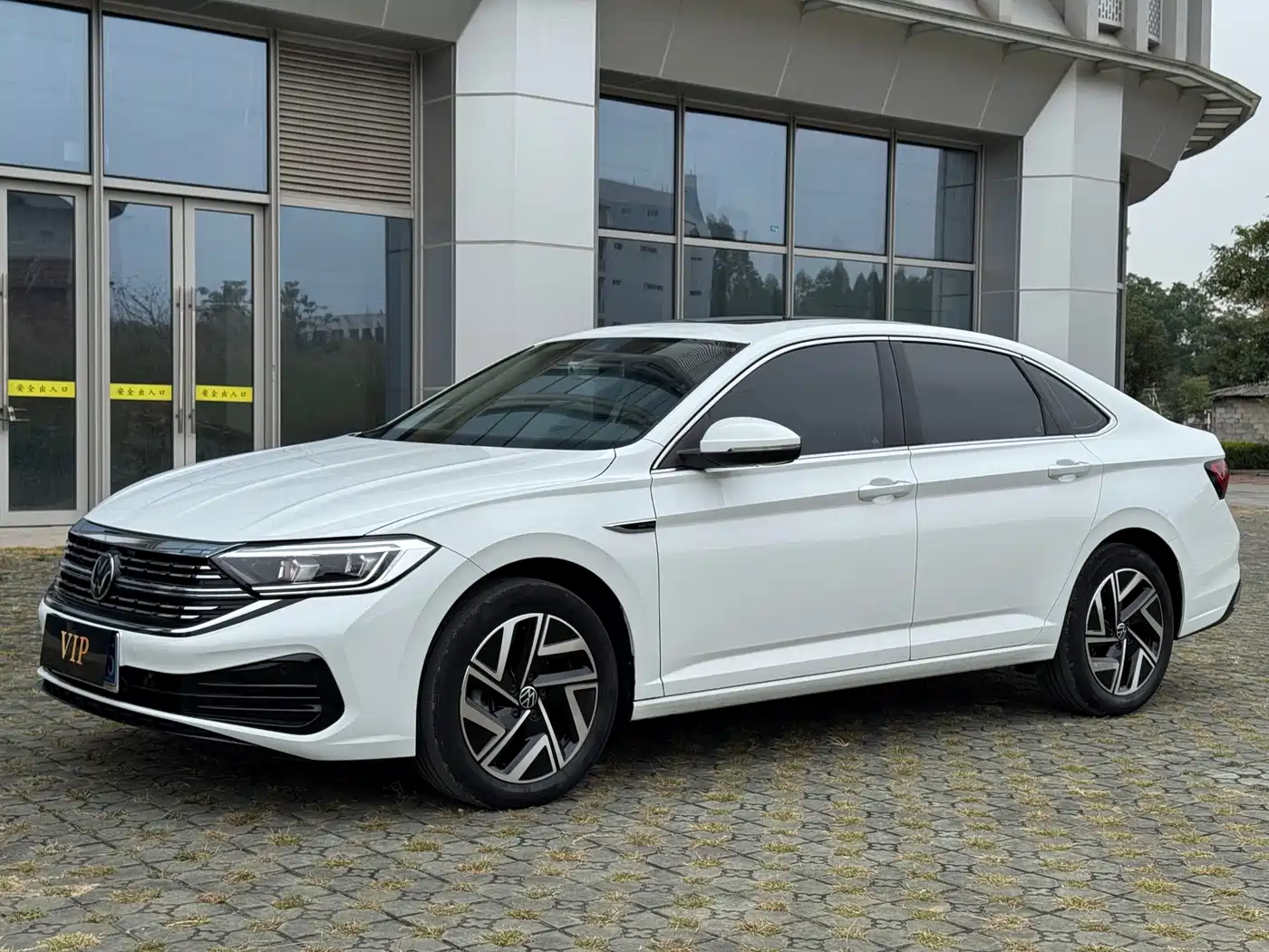 Volkswagen Sagitar 2024 300TSI DSG Surpass Edition