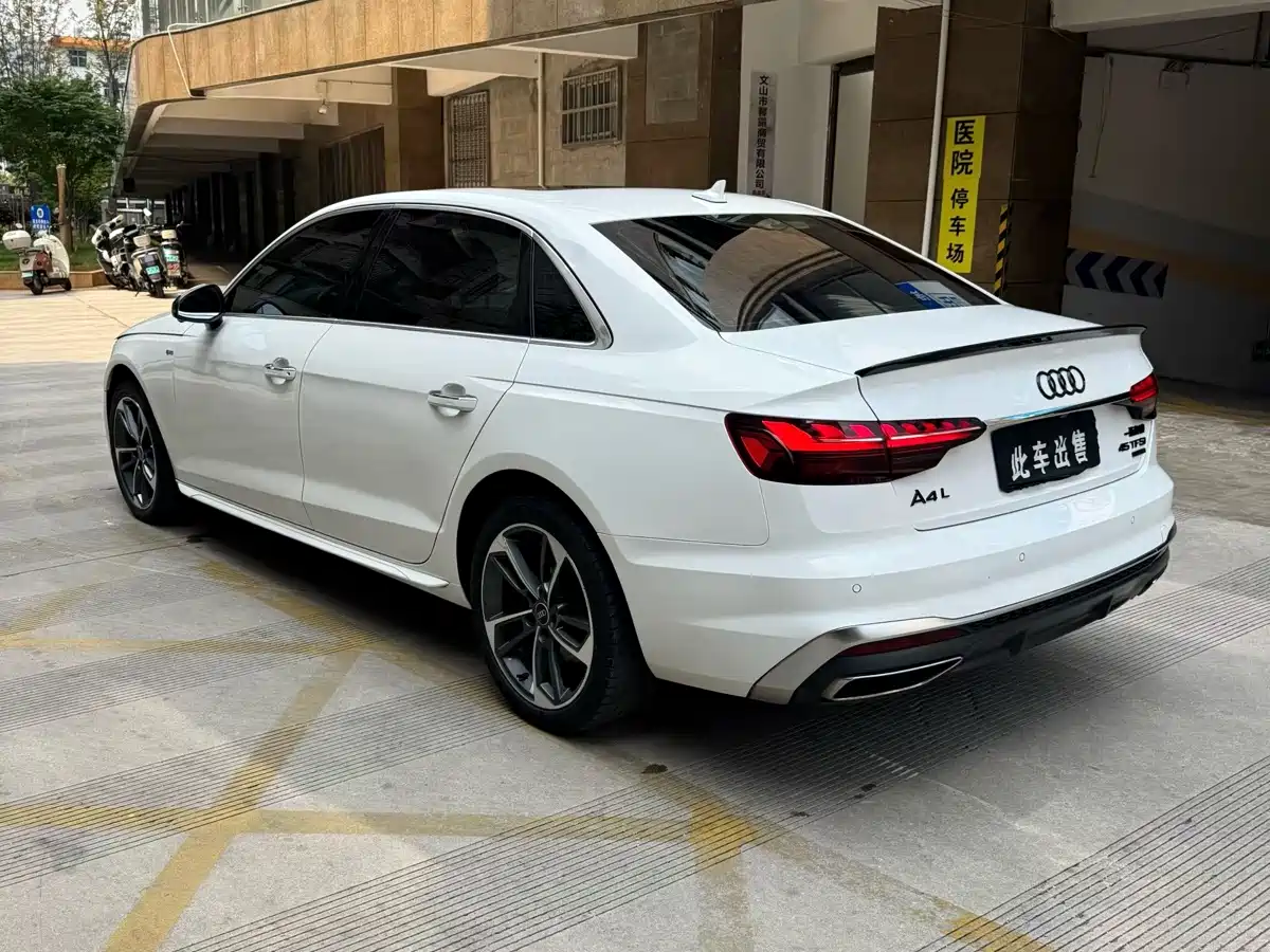 Audi A4L 2022 40 TFSI Luxury Dynamic фото 7