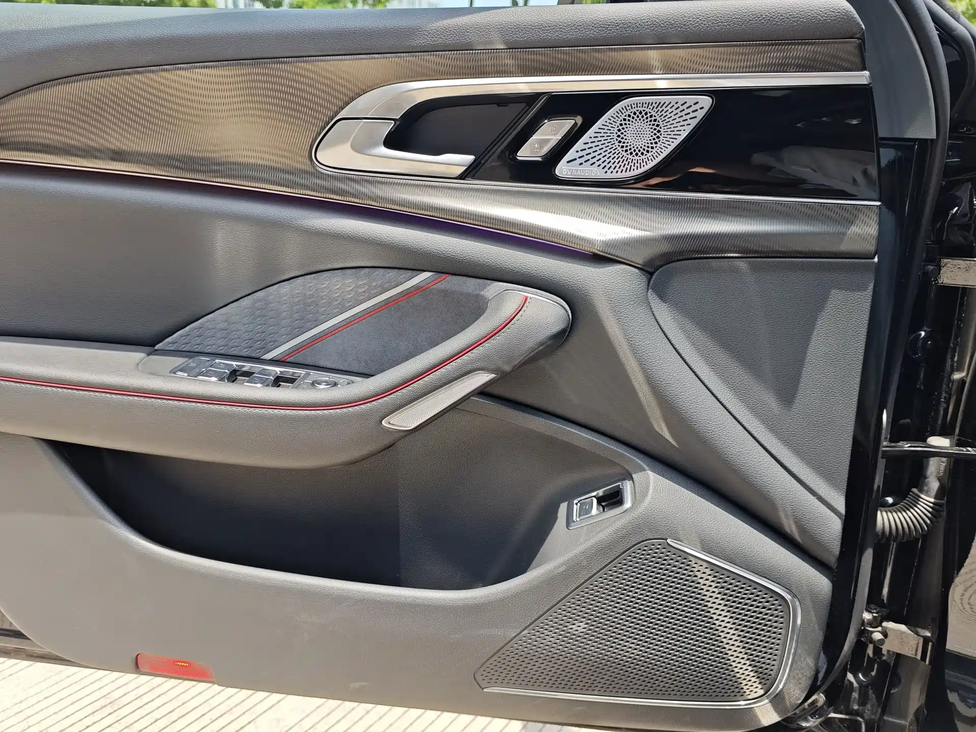 Фото 4 - Hongqi H6