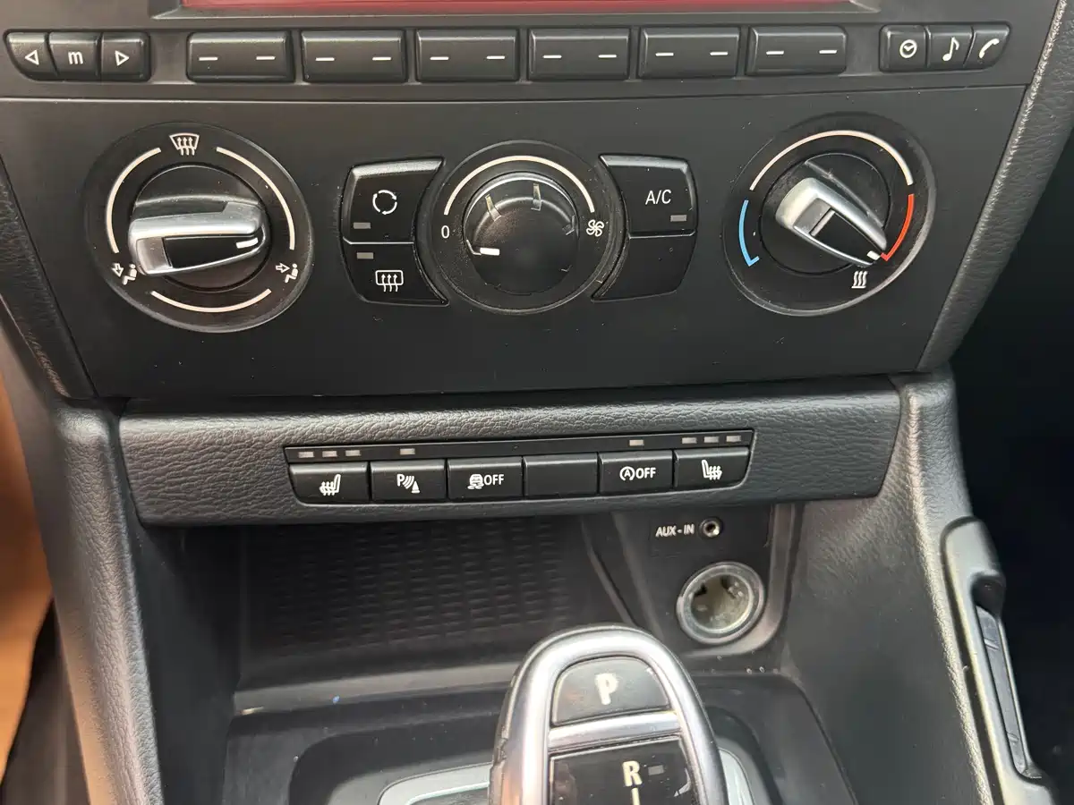 BMW X1 2015 Model sDrive18i Fashion Advanced Edition фото 10