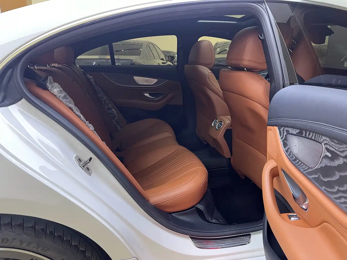 Mercedes-Benz CLS 2023 Model CLS 300 Luxury Version фото 6