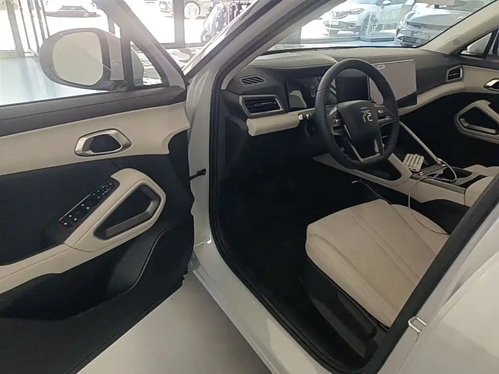 BYD Yuan UP 2025 Smart Drive Edition 401KM Vitality Version фото 16