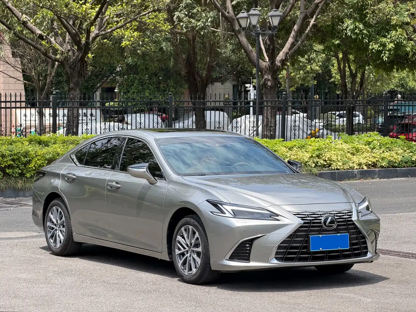 Lexus ES 2025 200 Ultimate Edition фото 16