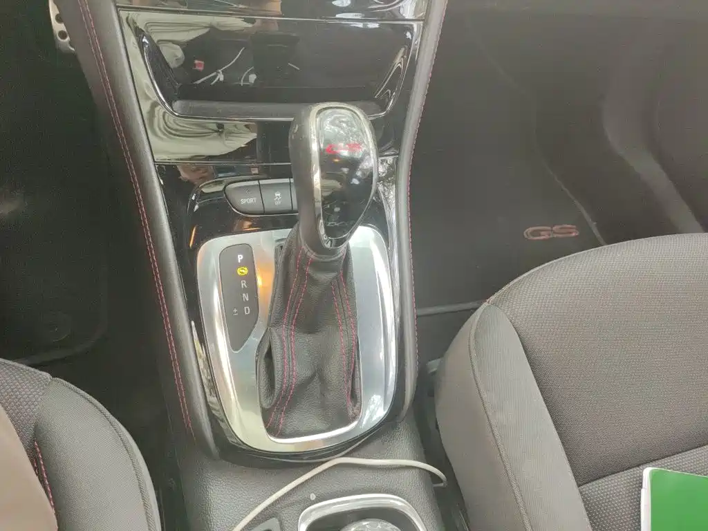 Фото 10 - Buick Verano