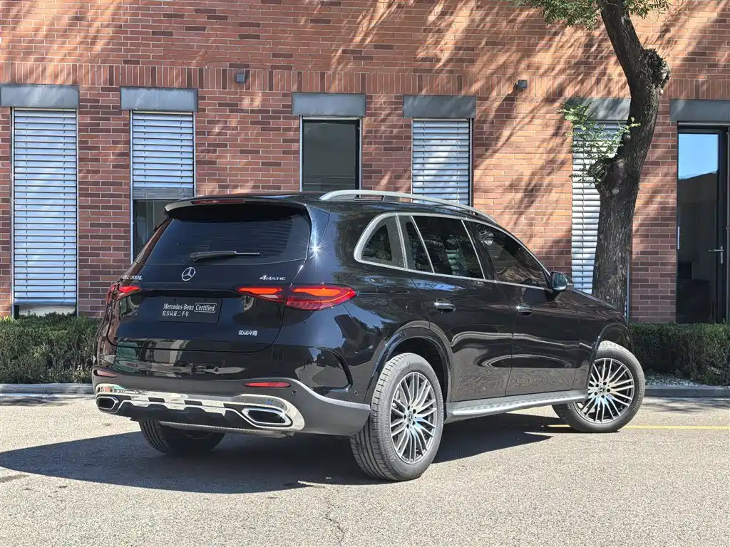 MERCEDES-BENZ GLC