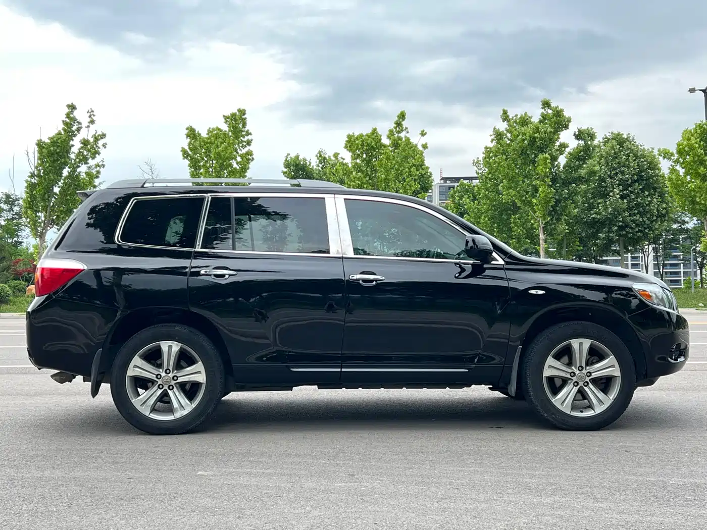 Toyota Highlander 2012 2.7L 2WD 7-Seater Luxury Edition фото 4