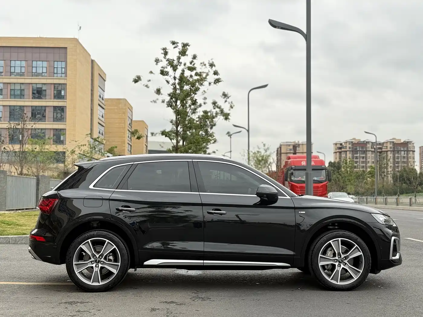 Audi Q5L 2022 Facelift 45T Luxury Dynamic фото 4