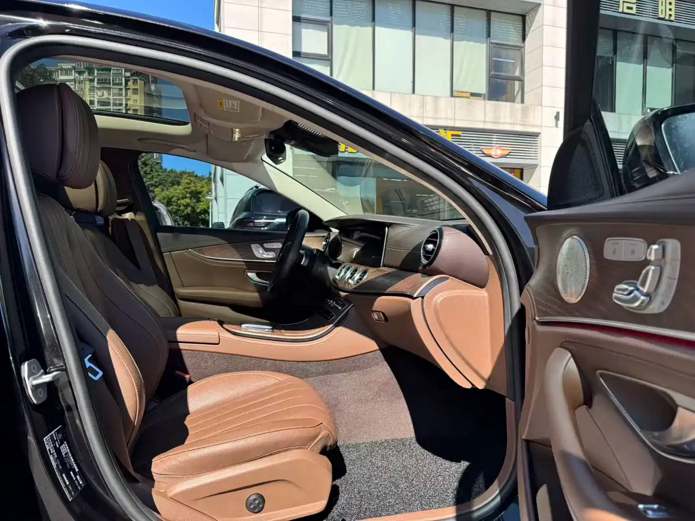 Mercedes-Benz E-Class 2021 E 300 L Premium фото 3