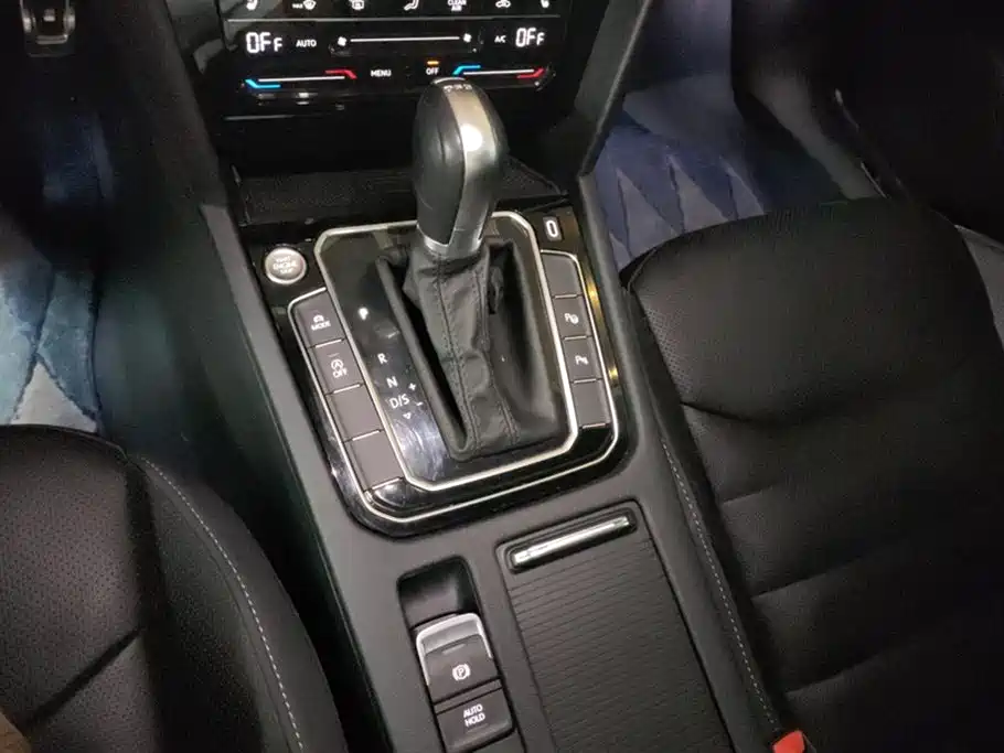Volkswagen FAW-Volkswagen CC 2023 380TSI Eye-catching Edition фото 16