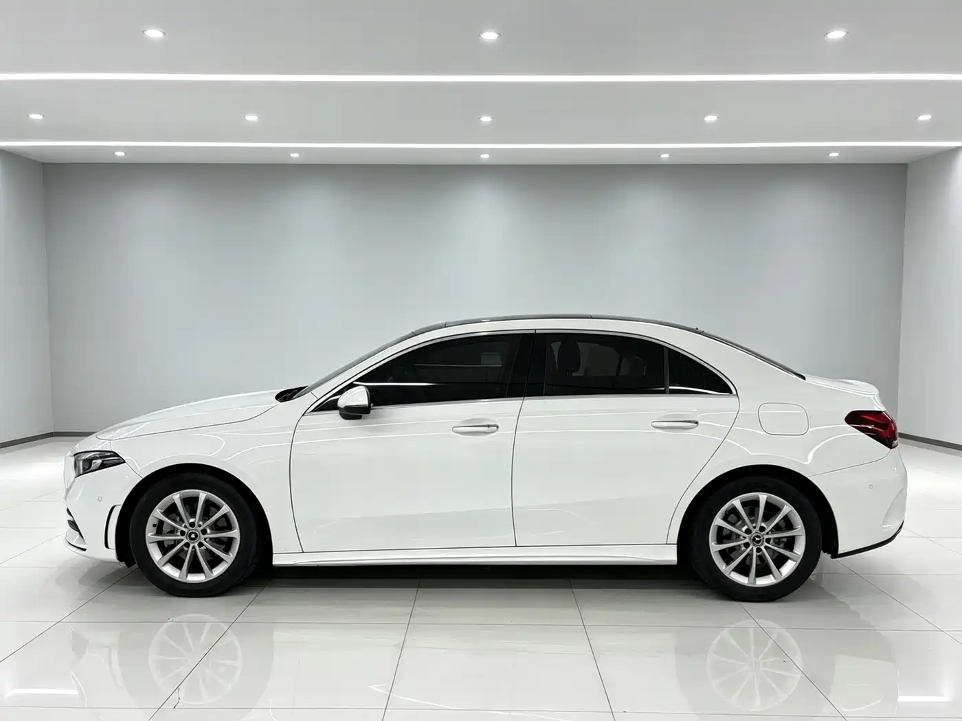 Mercedes-Benz A-Class 2020 Facelift A 200 L Sport Sedan Fashion фото 5