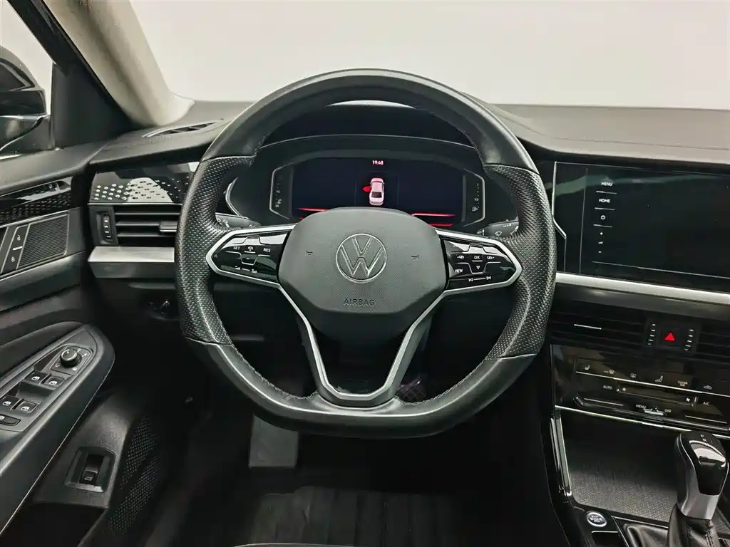 Volkswagen Passat 2023 330TSI Elite Edition фото 11
