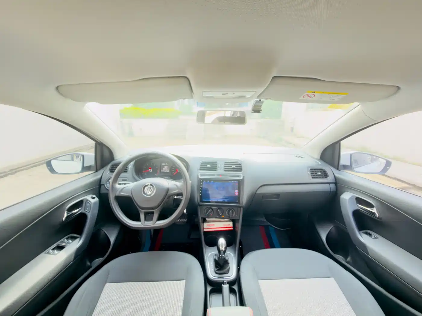 Volkswagen Polo 2016 1.4L Automatic Trend фото 5