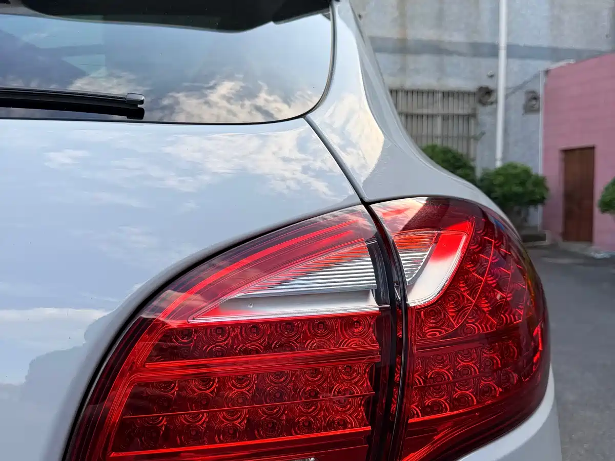 Porsche Cayenne 2014 Cayenne Platinum Edition 3.0T фото 14