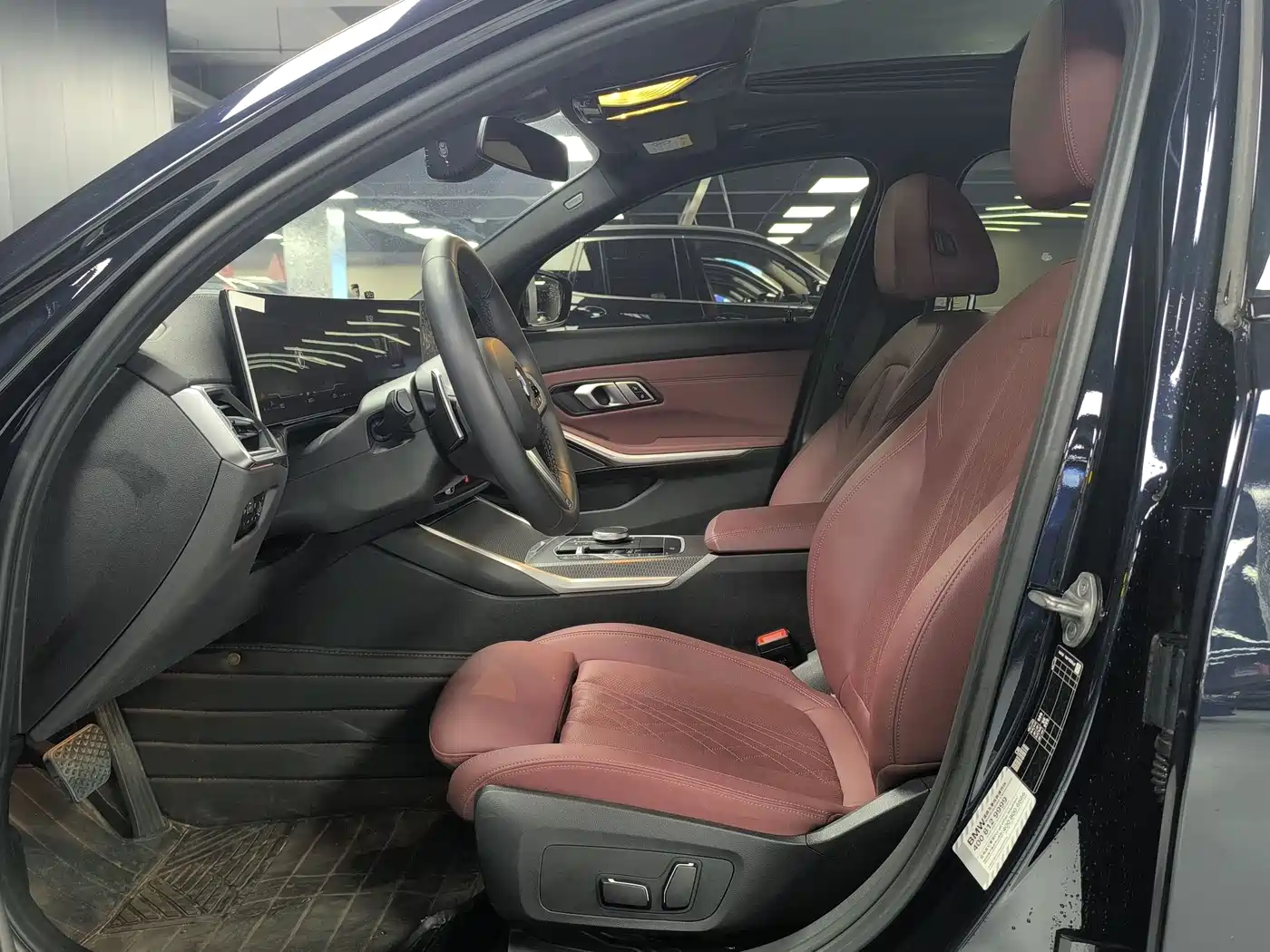 BMW 3 Series 2024 325i M Sport Shadowline Package фото 5